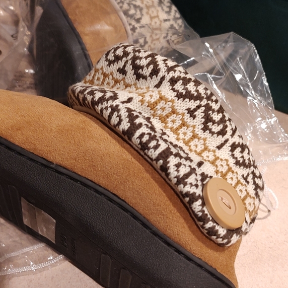 Cozy sweater slipper booties by Avon are perfect for casual occasions L 9-10 - Picture 5 of 8